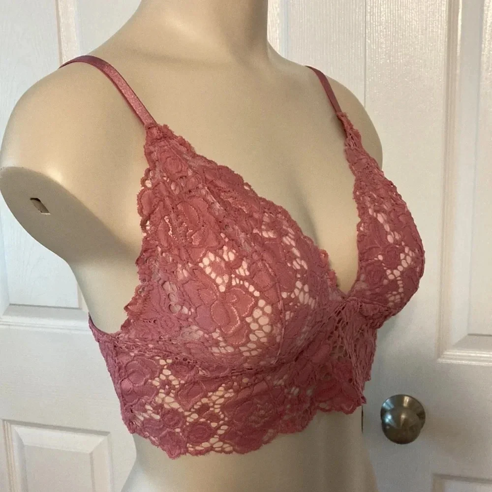 Victoria’s Secret Very Sexy Lace Longline Bralette in size M
